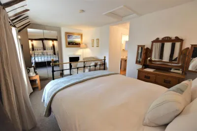 Chantry Hotel Hotels near Woolpit Wood