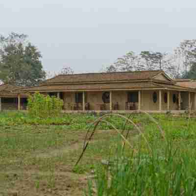 Tharu Community Lodge Hotel Exterior