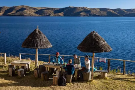 Luna del Titikaka Lodge Isla de la Luna Bolivia Montaña Inka Отели рядом с достопримечательностью «Базилика Пресвятой Девы в Копакабане»