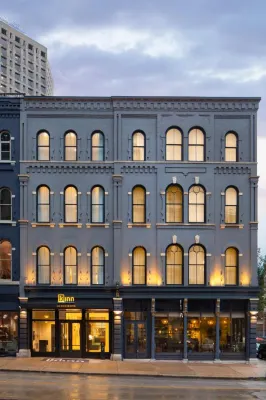 Kinn Guesthouse Downtown Hotels in Milwaukee