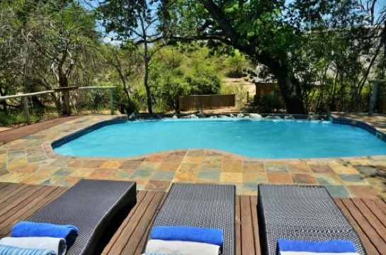 Rhino Post Safari Lodge Hoteles en Sabie Park