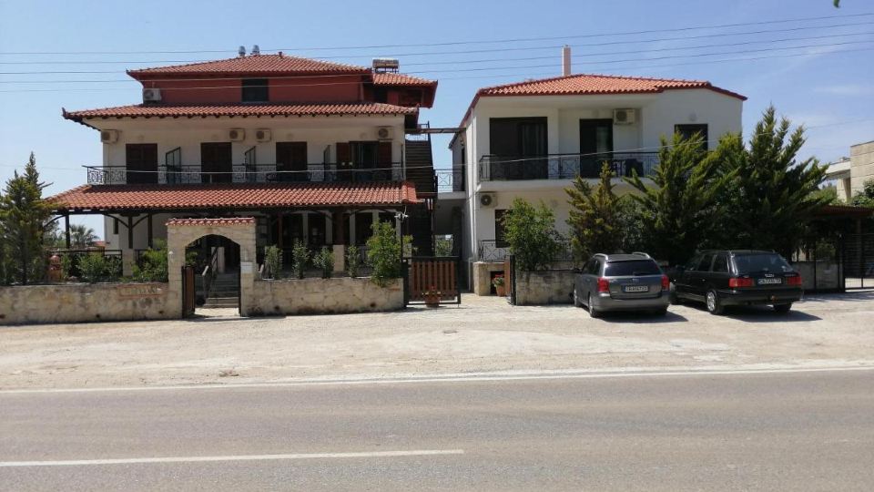 Petradaki Apartments
