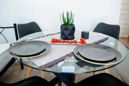 Alko Apartments Отели рядом с достопримечательностью «Paradise Beach»