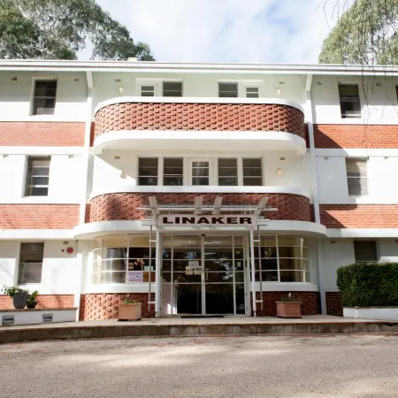 Linaker Motel