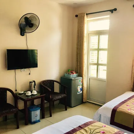 Binh Minh Hotel Отели рядом с достопримечательностью «Гора Нон Нуок»