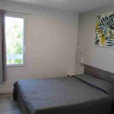Le 81 Hôtel Rooms