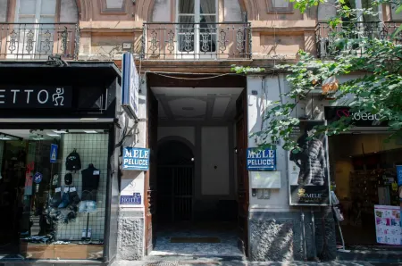 拿坡里斯烏伊拉塔酒店