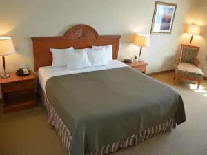 Red Coach Inn & Suites