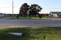 Colonial Motel Hotels in Chatham