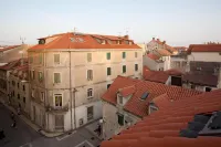 Apartments Tin