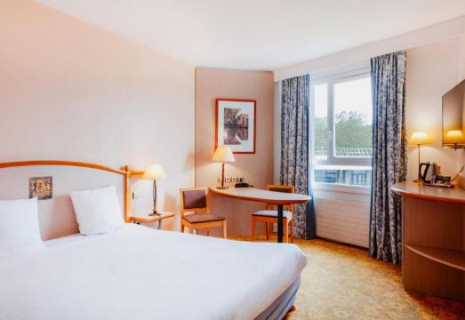 Hotel Mercure Nevers Pont de LoireOver view