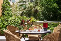 Margaret - Hôtel Chouleur Hotels in Nîmes