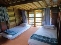 Kebun Hanoman Villa Hotel di Karangpandan