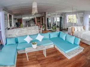 Nias Surf Villa. Beach Front. Wave View!