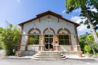 Hotel Les Bellugues فنادق في Mialet