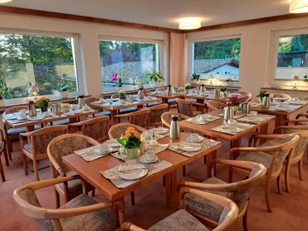 Hotel Ingeburg Отели в г. Бад-Закса