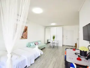 שירת הים -עם מרפסת עץ ובריכת זרמים פרטית חוף צאנז לציבור החרדי