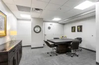 Elegant Studio Near French Quarter
