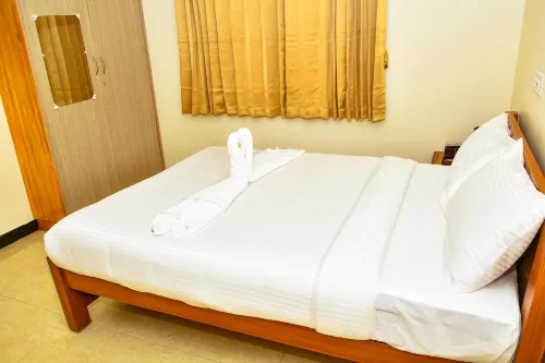 Coral Shelters Service Apartments Ponmeni - 2-Star