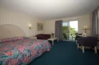 Winnapaug Inn Hotels in Вестерлі