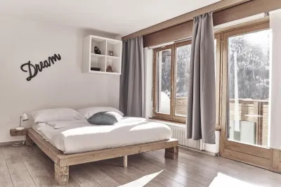 Hotel Marmotte Hotels in der Nähe von Luftseilbahn St. Niklaus - Jungen