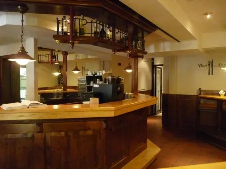 Hotel Zur Krone Отели в г. Коппенбрюгге