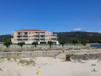 Apartamentos Turísticos Playa de Osmo Hotels in Laxe