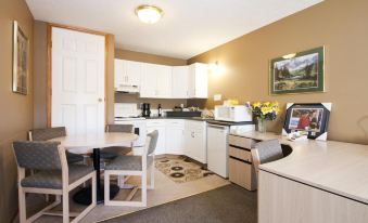 Bow River Inn