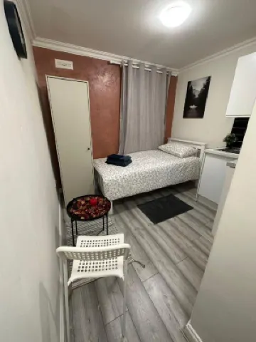 靠近阿克頓公園的一人開間