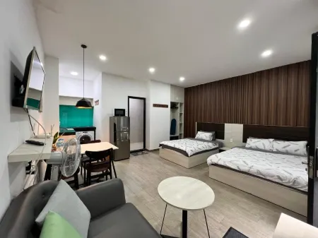 May Studio Отели рядом с достопримечательностью «Озеро Сюан Хуан»