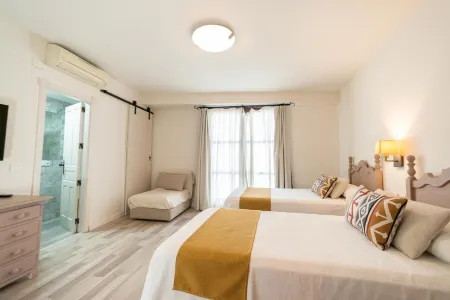 Hotel Casa Palacio la SAL Отели рядом с достопримечательностью «Tours in Cordoba - Oway Tours»