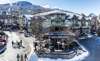 The Crystal Lodge