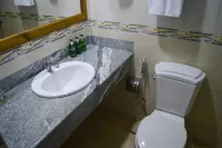 Maaniya Residence 날라구레이드후 주변 호텔