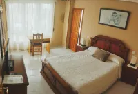 Alto Santiago Alojamiento Con Parking Hôtels à : Valdaliga