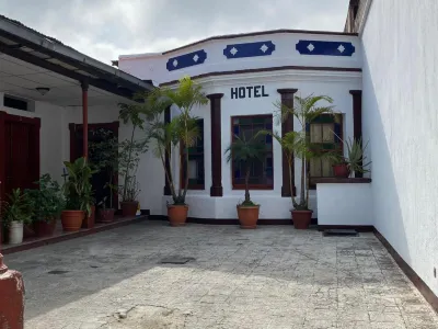 Hotel Malybu Hotels near Zona 2