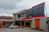 RedDoorz Near Kampus Ump Purwokerto 2 Hotels in Sumbang