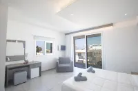 Pavlinia Hotel & Apartments
