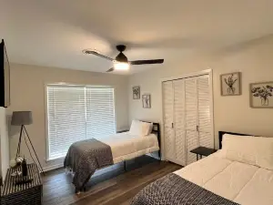 Casa Blanca - Minutes from Tech and GSU