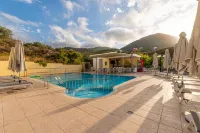 Elpis Studio Apartments