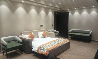 6. Hotel Cu..
