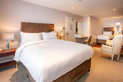 TF Royal Hotel & Theatre Hotels near Downpatrick Head
