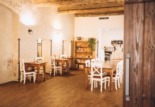 펜지온 틀루스타 카흐나