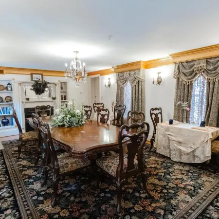 1840s Carrollton Inn