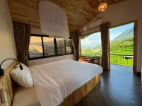 S Plus Bungalow Hotels in Ta Van
