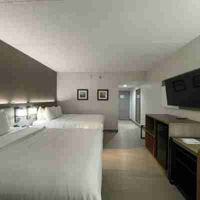Comfort Inn & Suites Syracuse-Carrier Circle Rooms