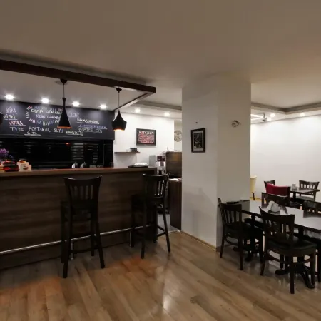 Upart Home