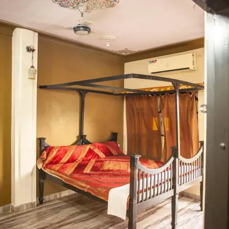 Hotel Everest