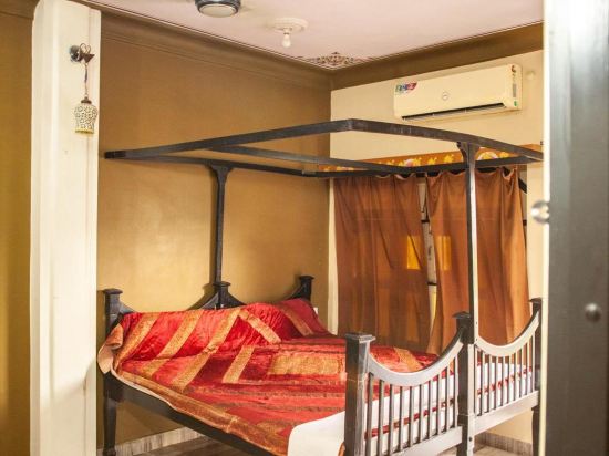 Hotel Everest
