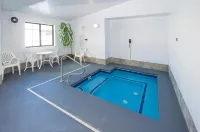 Super 8 by Wyndham McCall