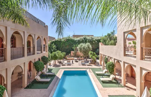 亞努波庭院酒店